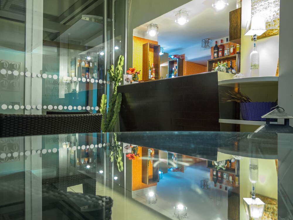 Hotel Lounge