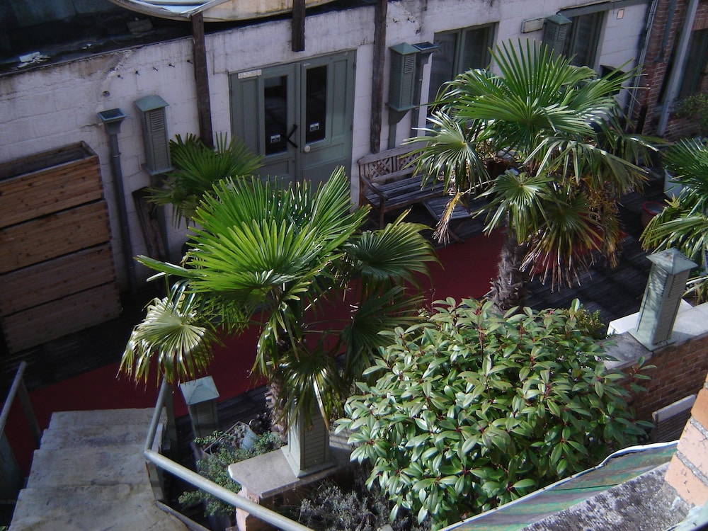Courtyard View