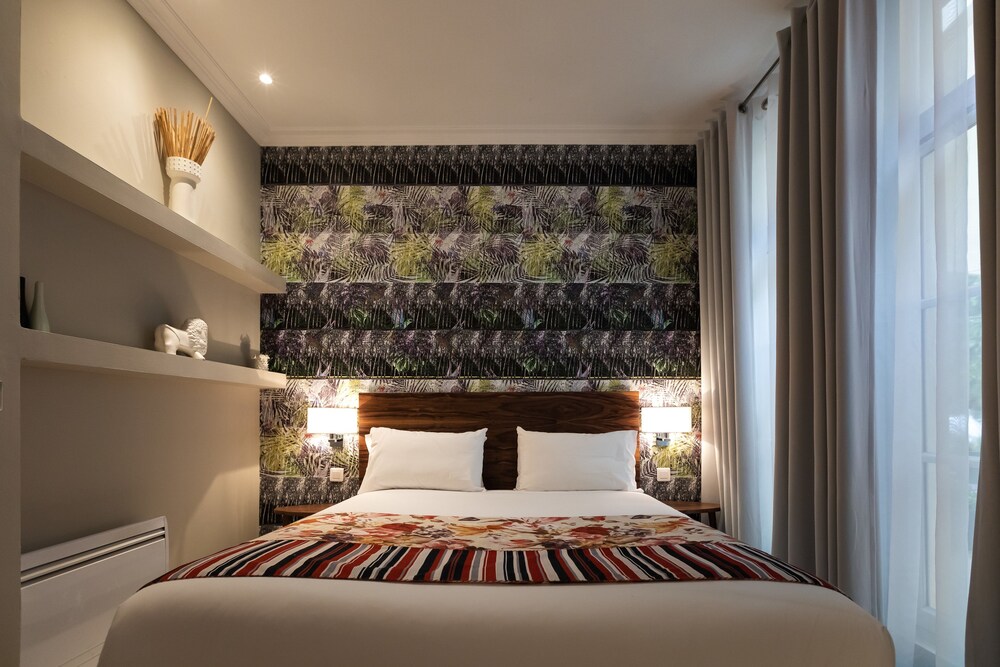 Deluxe Suite (La Nuit Blanche) - Guestroom