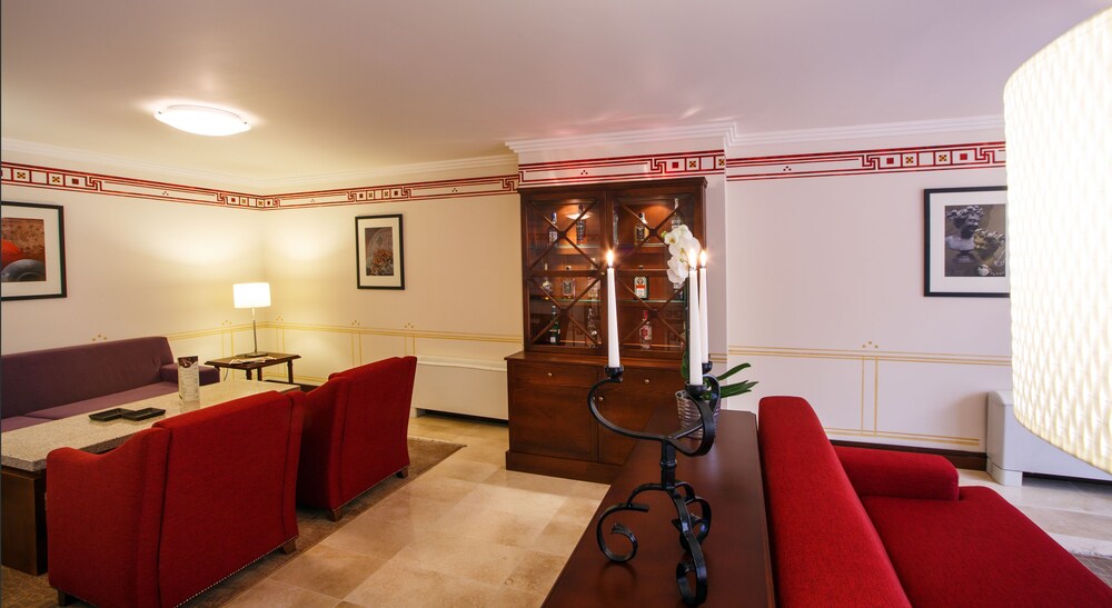 Hotel Lounge