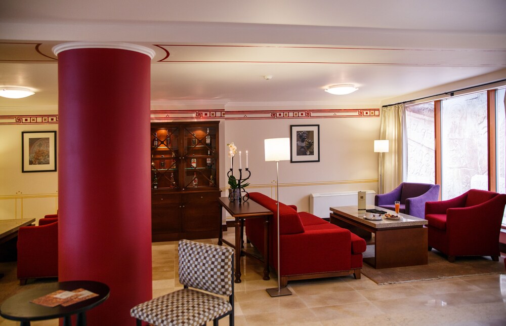 Hotel Lounge