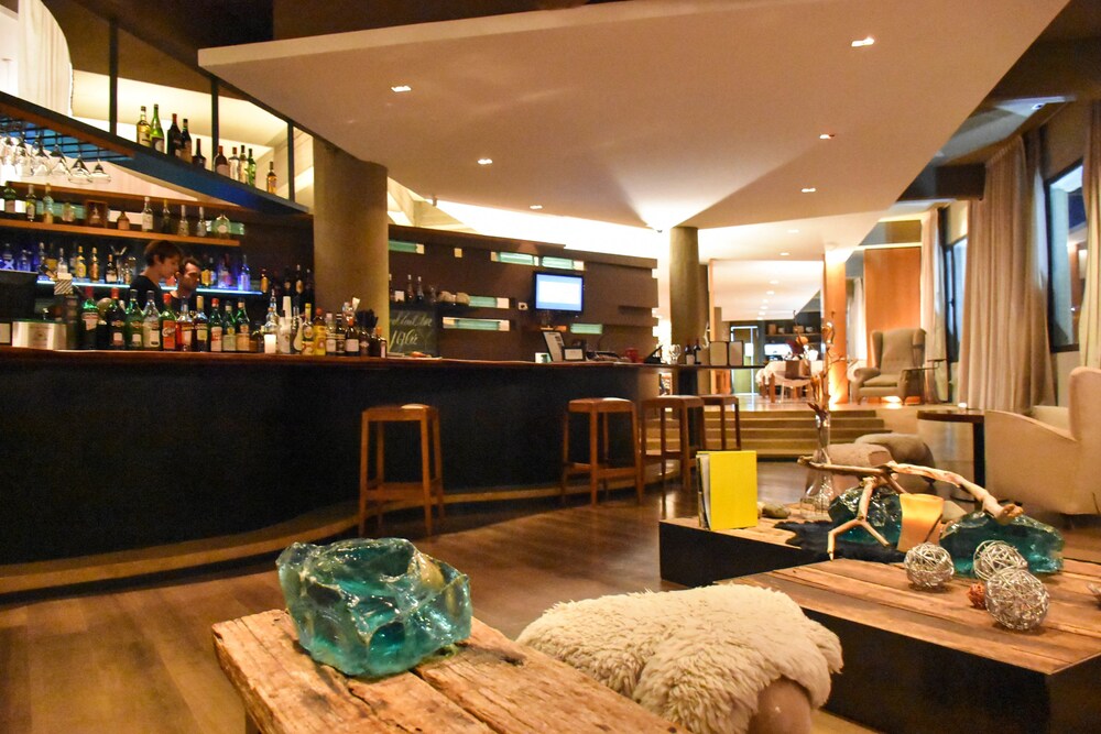 Hotel Bar