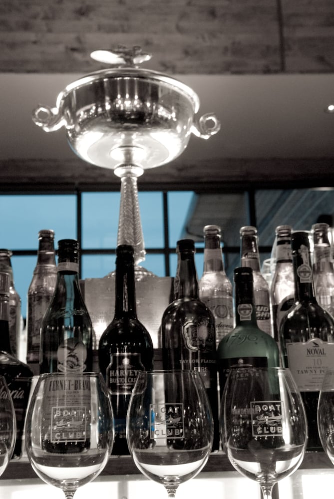 Hotel Bar