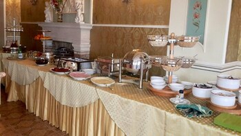 Family Dining
