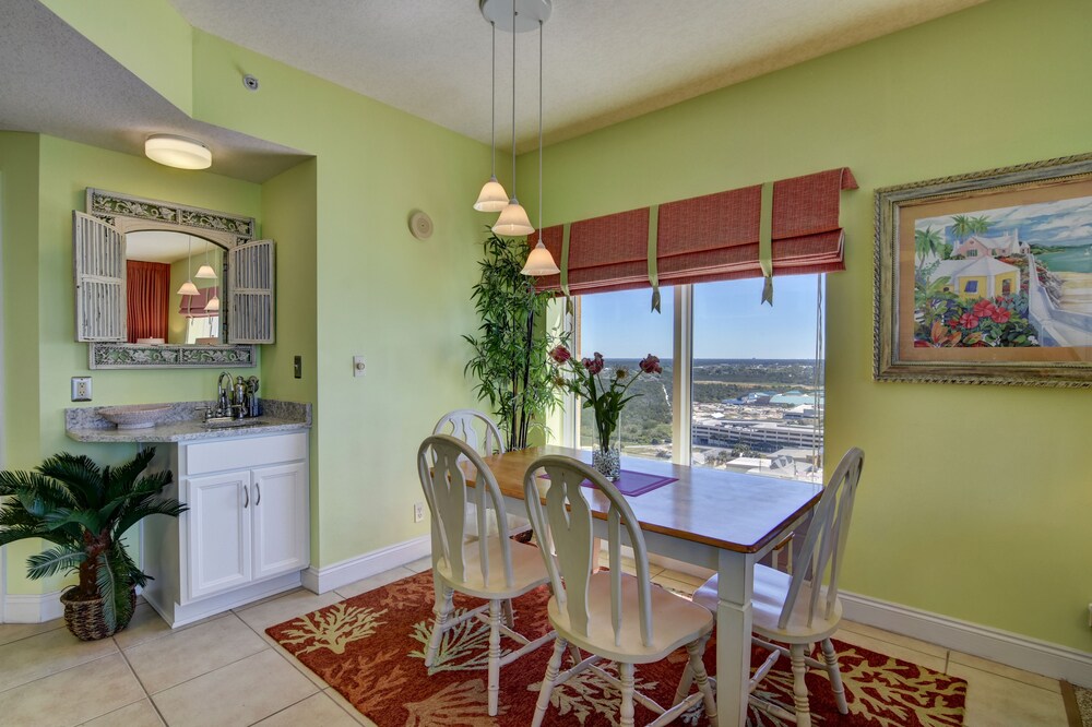 Condo, 3 Bedrooms - In-Room Dining