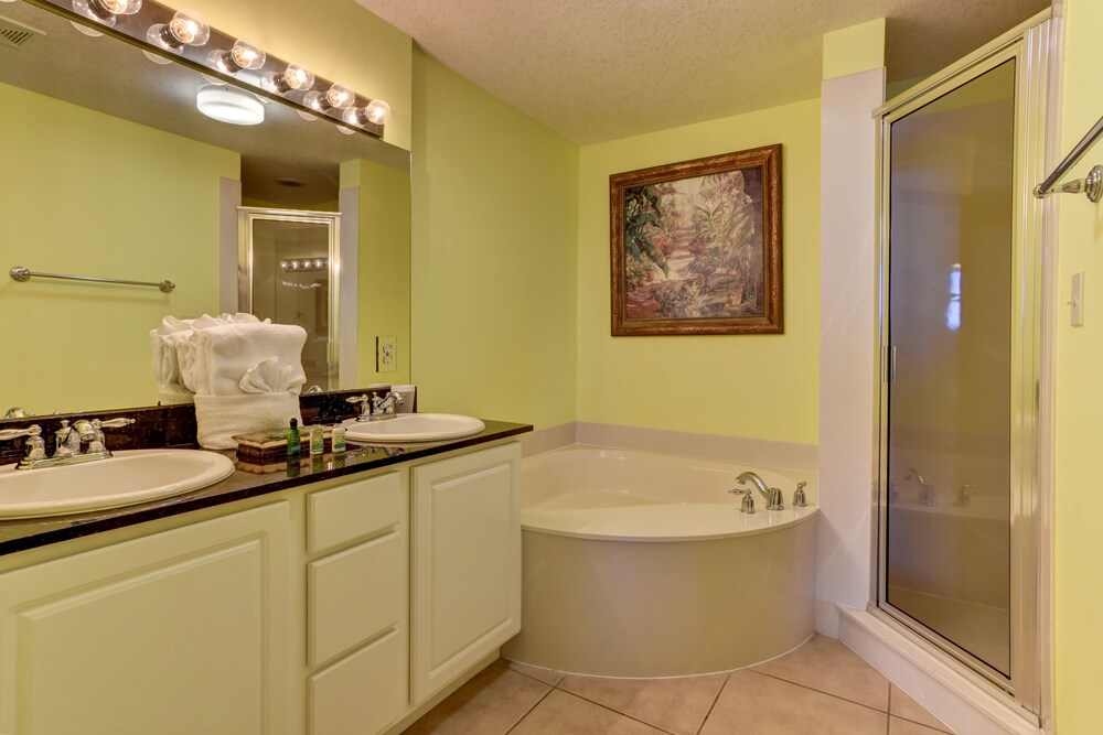 Condo, 3 Bedrooms - Bathroom