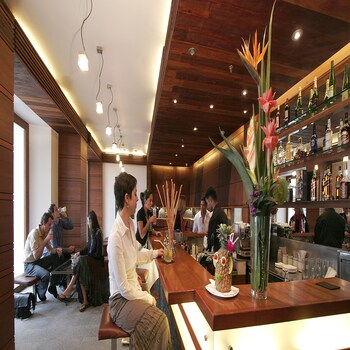Hotel Bar