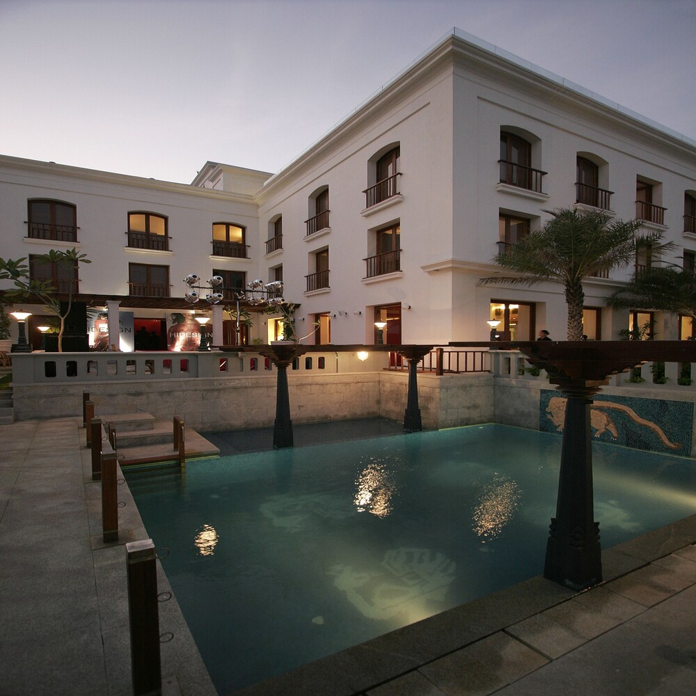 Indoor/Outdoor Pool