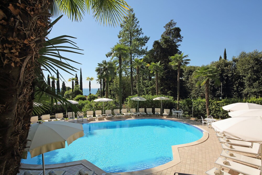 Rooftop Pool