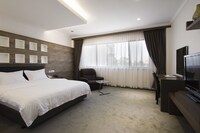Classic Double Room, 1 Bedroom, Bathtub