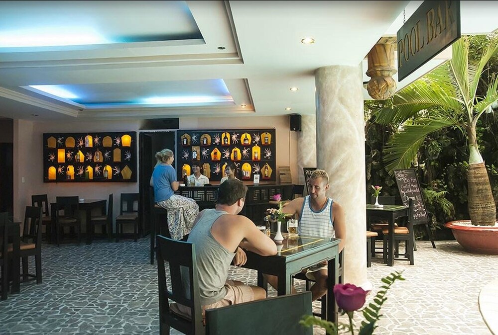 Hotel Bar