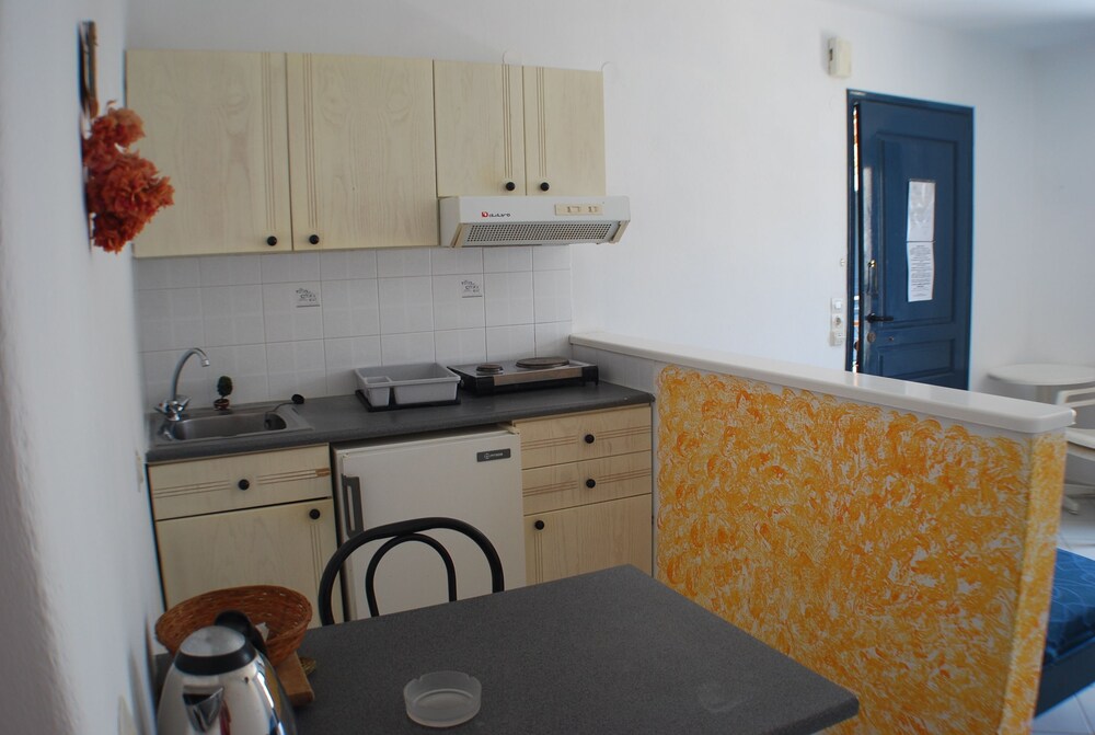 Deluxe Studio, 2 Twin Beds, Balcony - Guestroom
