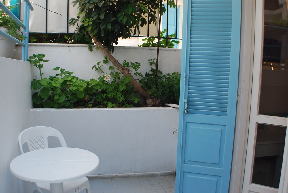 Economy Studio, Terrace, Poolside - Terrace/Patio