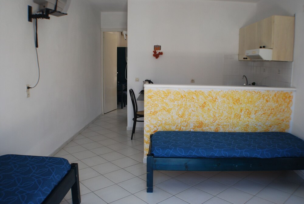 Family Apartment, 1 Bedroom, Balcony - Guestroom