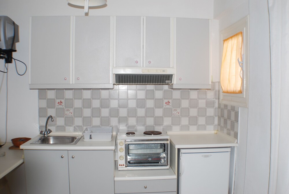 Economy Studio, Terrace, Poolside - Guestroom