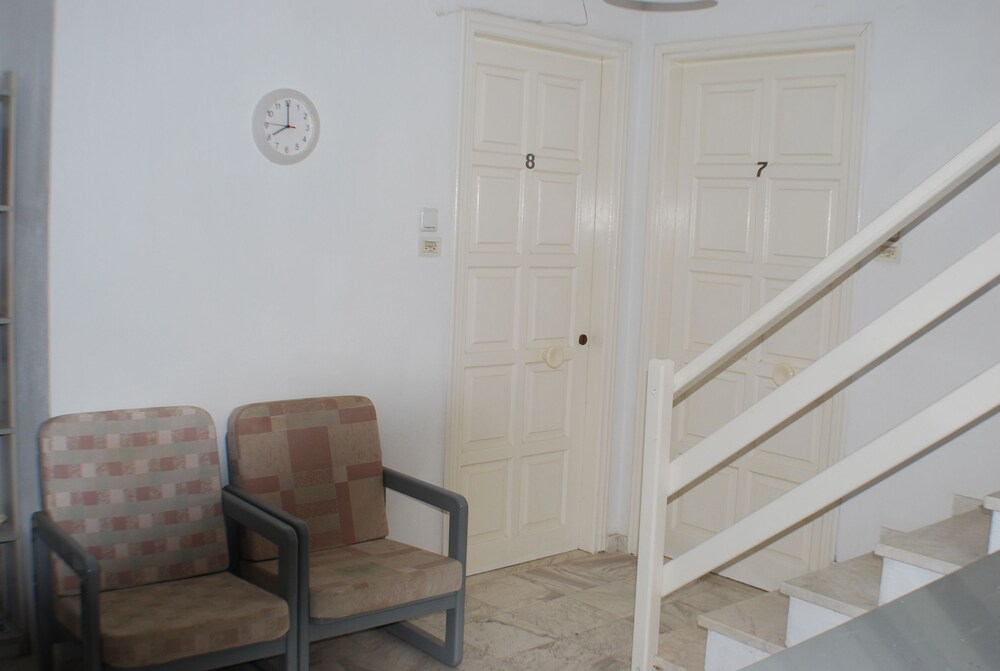 Economy Studio, Terrace, Poolside - Guestroom