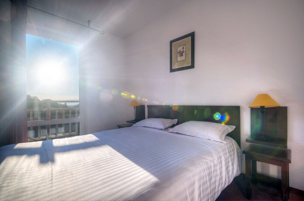 Apartment, 2 Bedrooms, Lake View - Guestroom