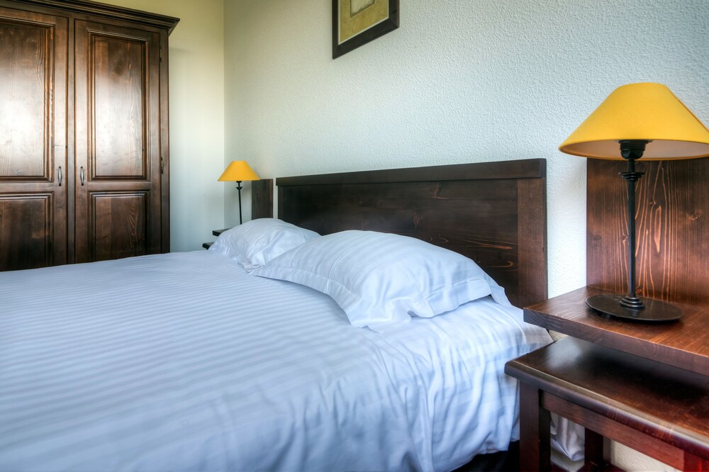 Apartment, 2 Bedrooms - Guestroom