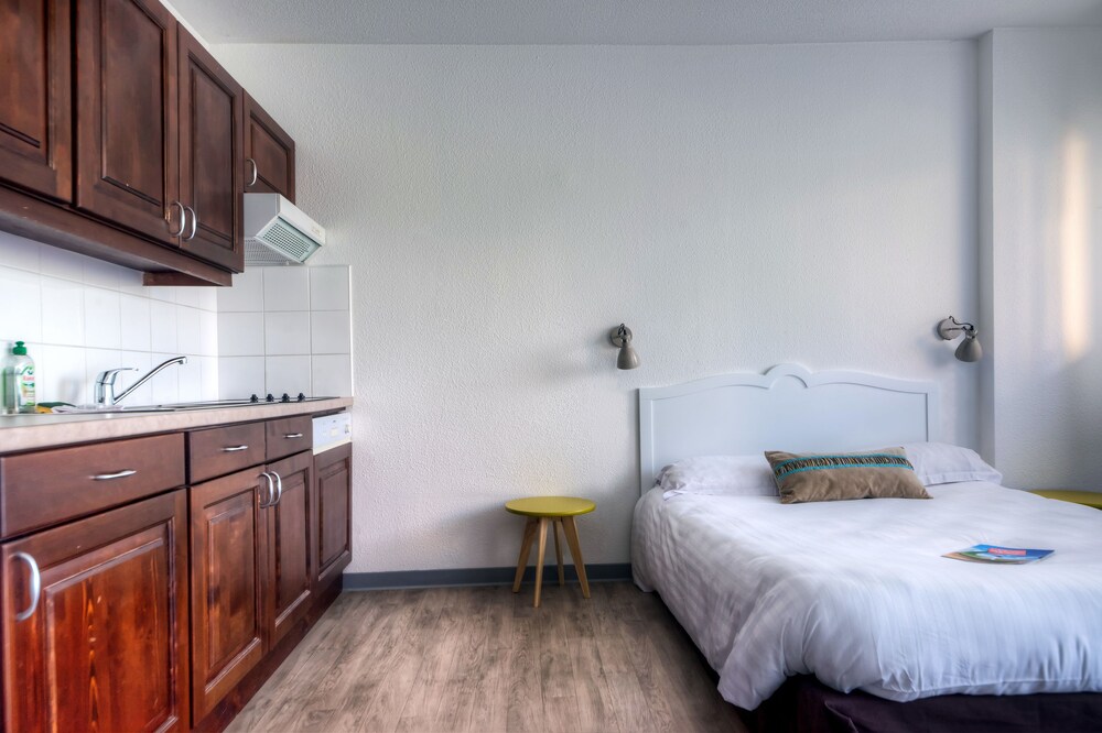 Studio - Guestroom