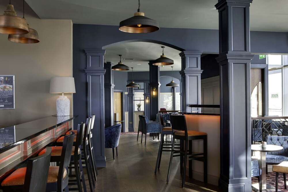 Hotel Lounge
