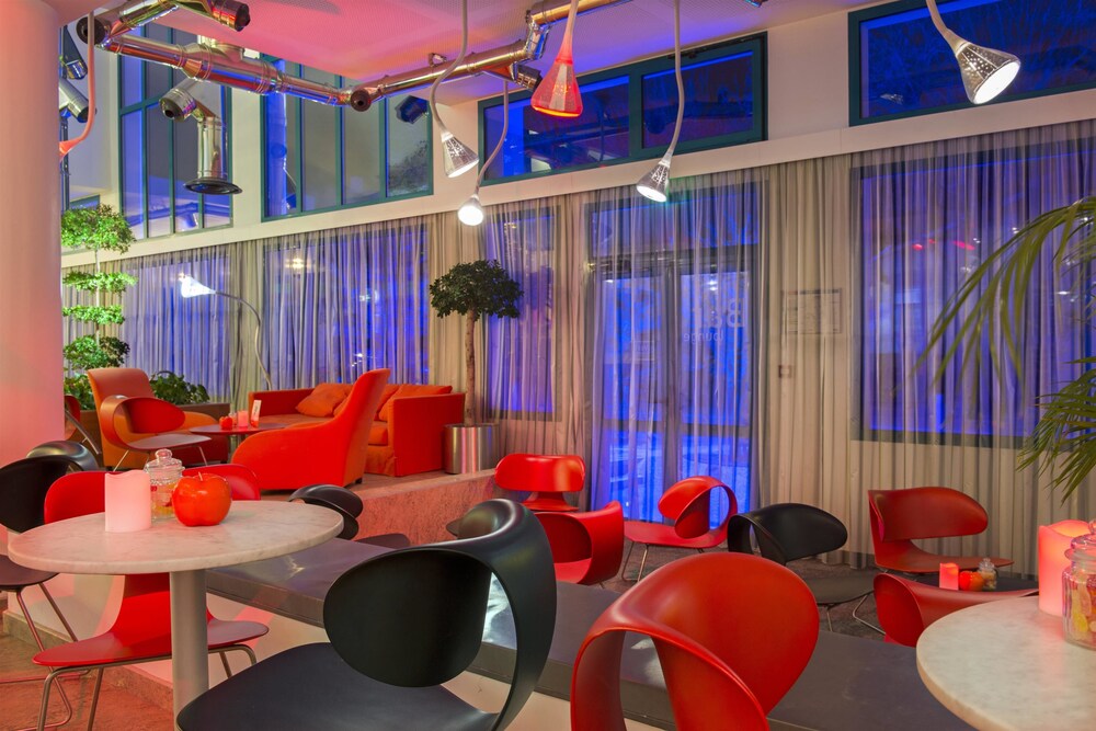 Hotel Lounge