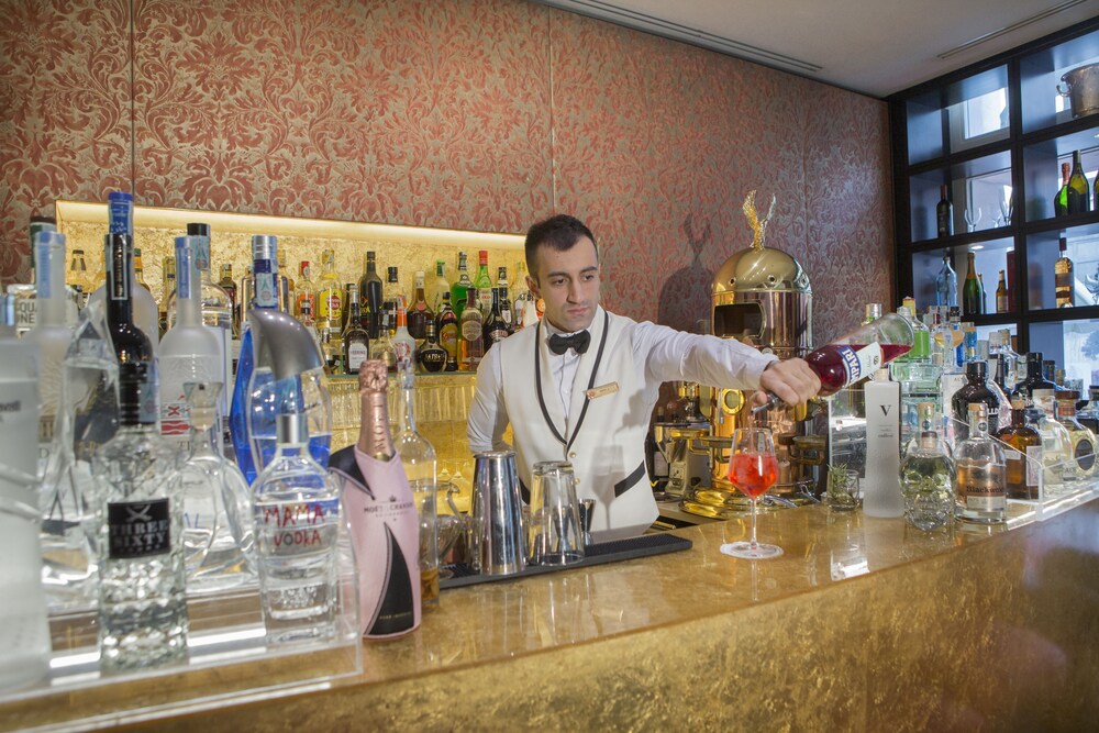Hotel Lounge