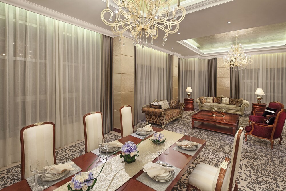 Room Service - Dining