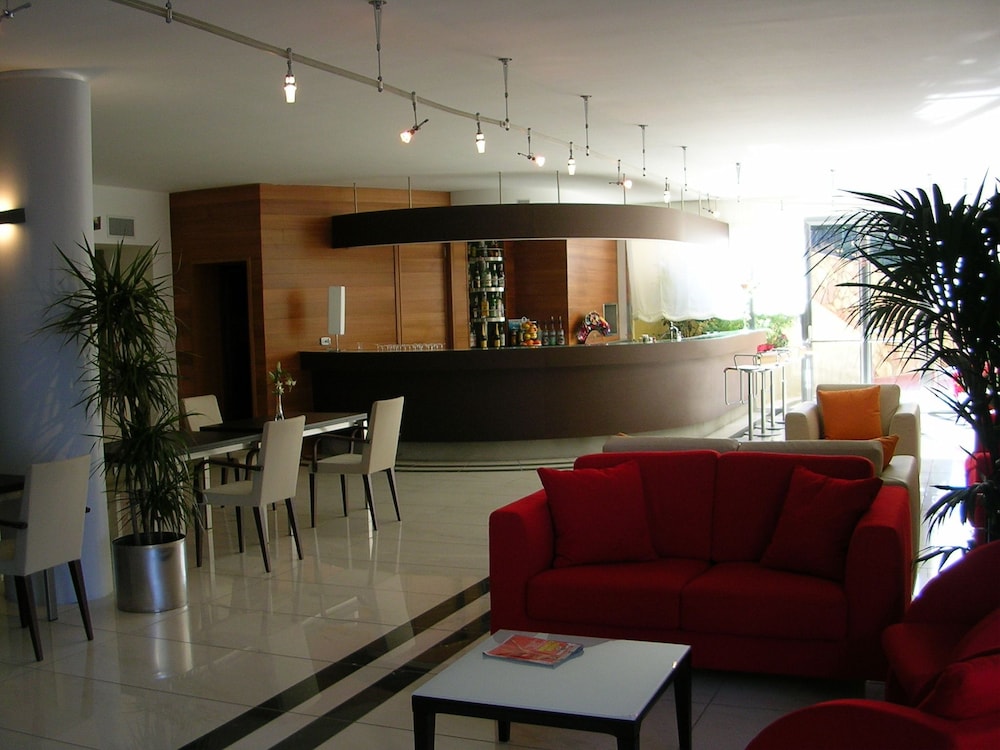 Hotel Lounge