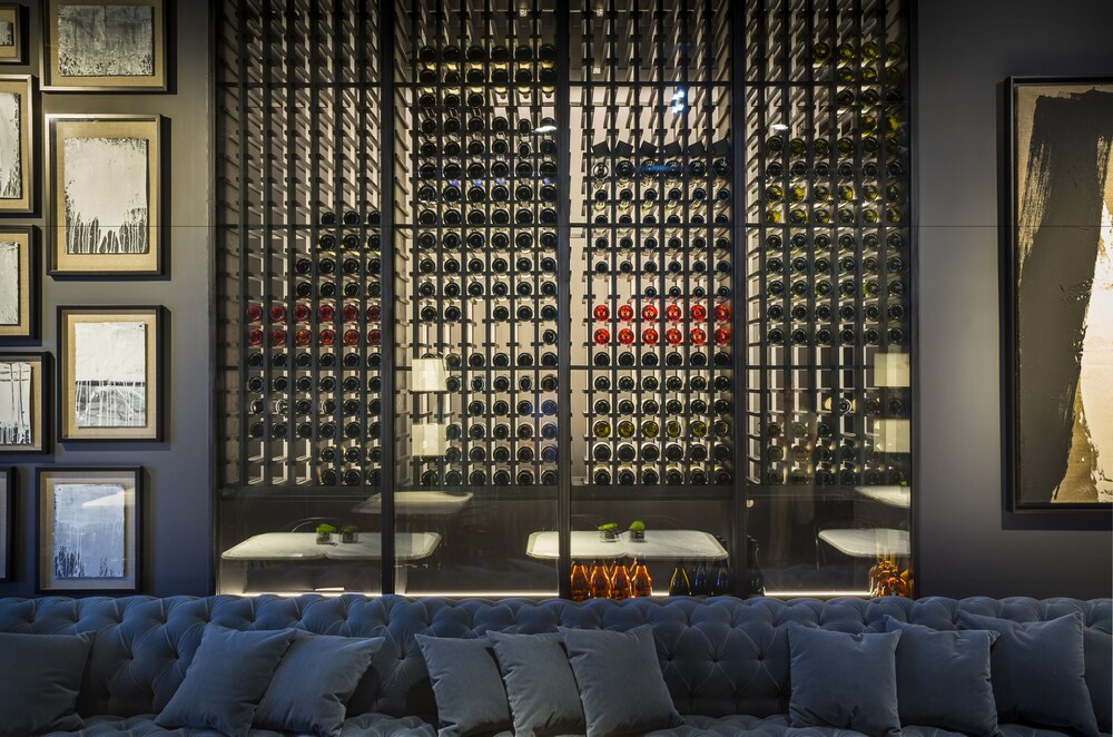 Hotel Lounge