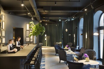 Hotel Bar