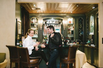 Hotel Bar