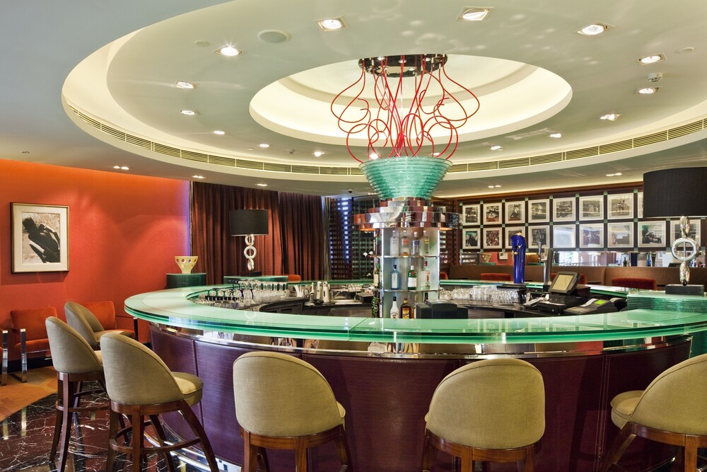 Hotel Bar
