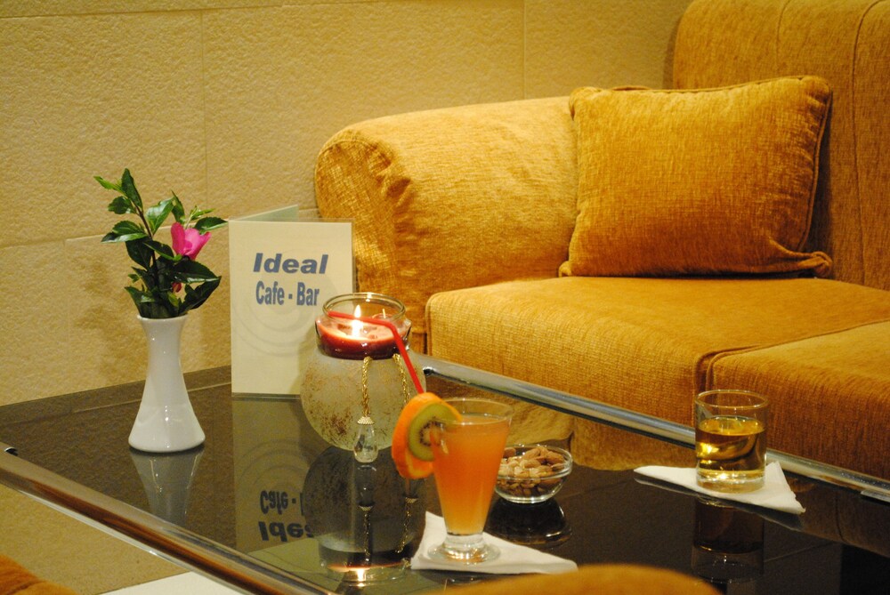 Hotel Bar