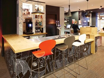 Hotel Bar