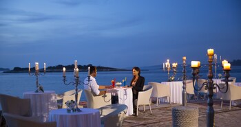 Couples Dining