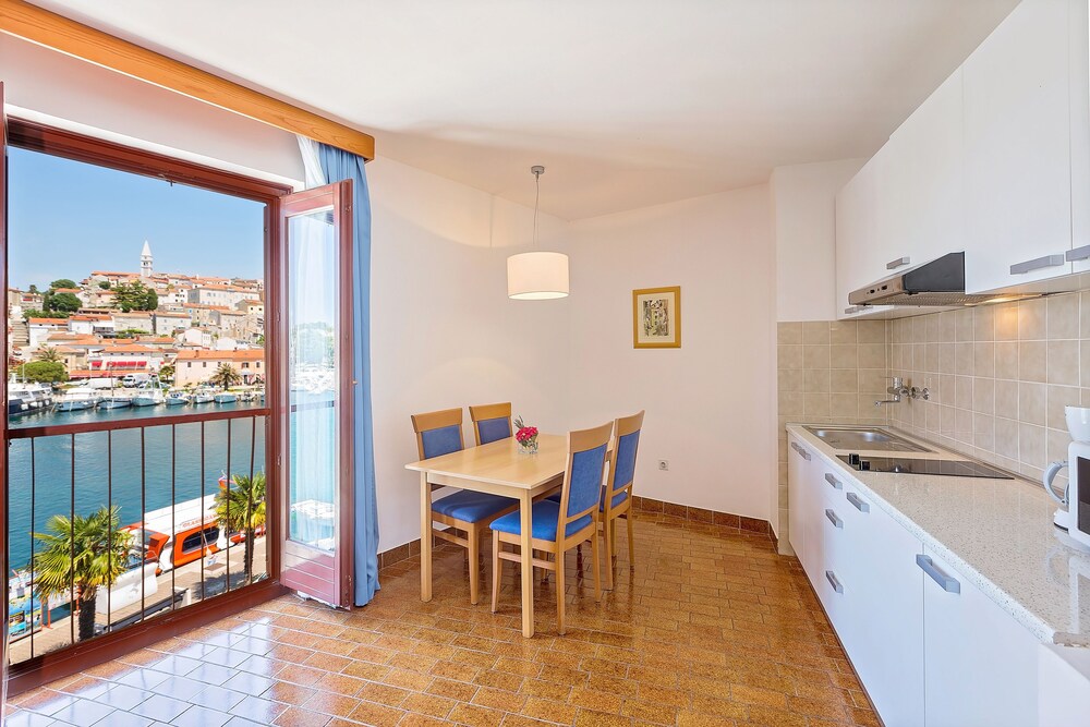 Standard Apartment, 1 Bedroom, Balcony, Sea Facing - In-Room Kitchen