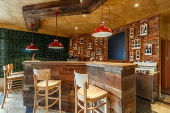 Hotel Bar