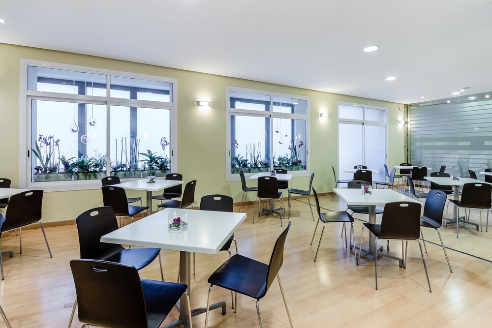 Hotel Lounge