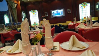 Couples Dining