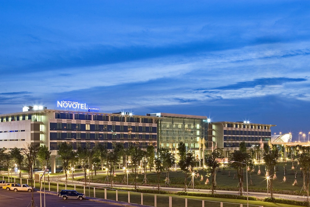Hotel Front - Evening/Night