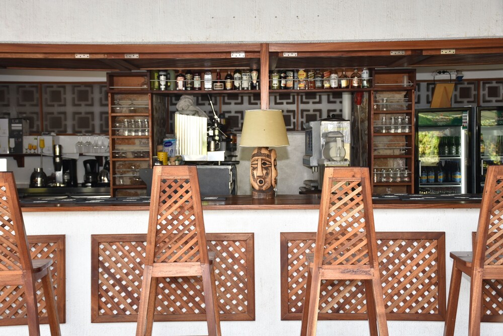 Poolside Bar