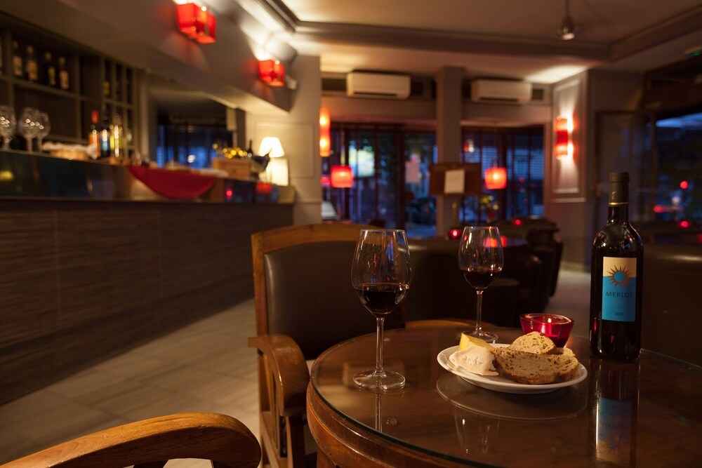 Hotel Bar