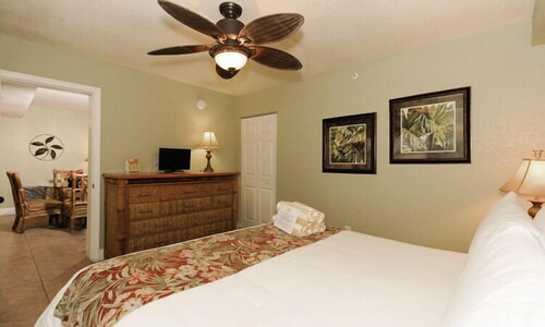 1 Bedroom King or Queen Standard View - Guestroom