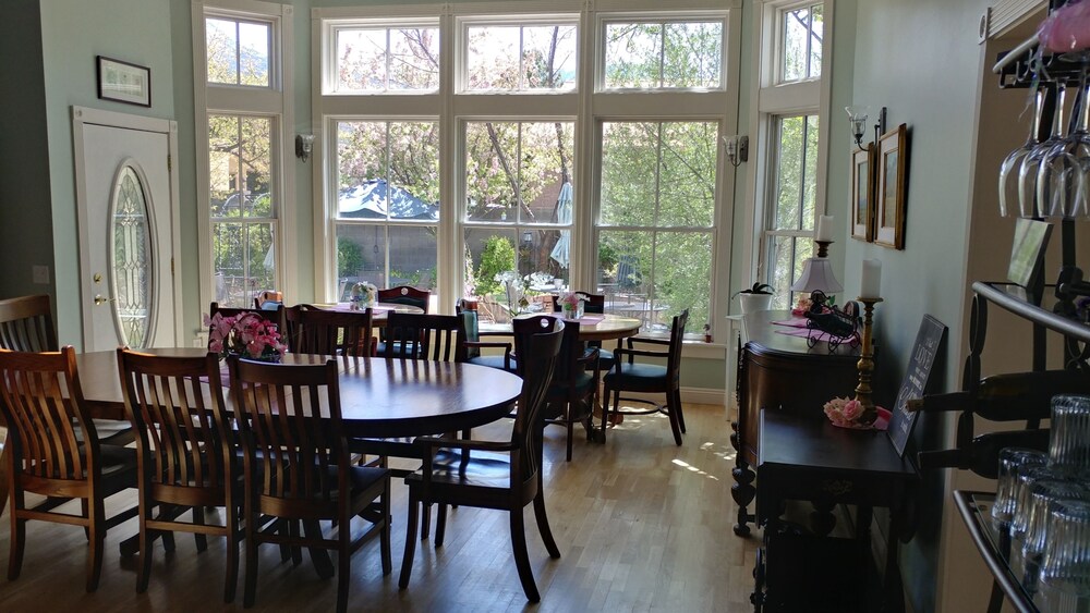Family Dining