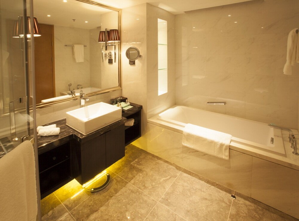 Studio Room - Bathroom