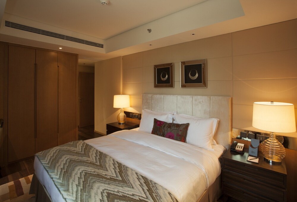 Three Bedroom Deluxe Suite - Guestroom