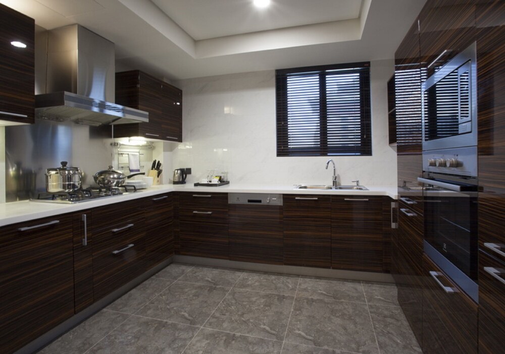 Three Bedroom Deluxe Suite - In-Room Kitchen