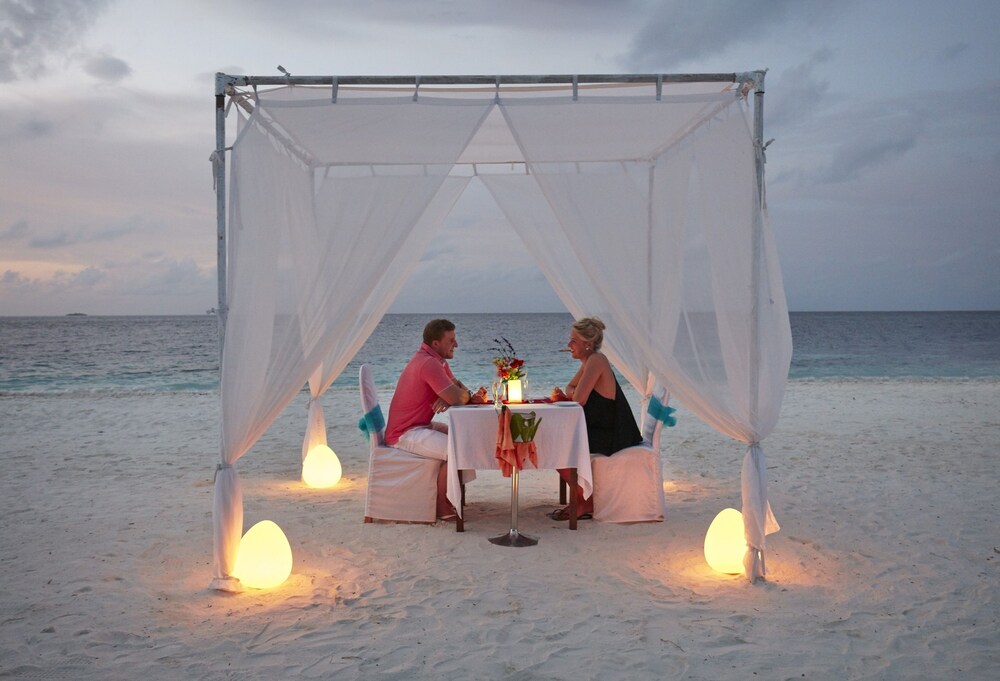 Couples Dining