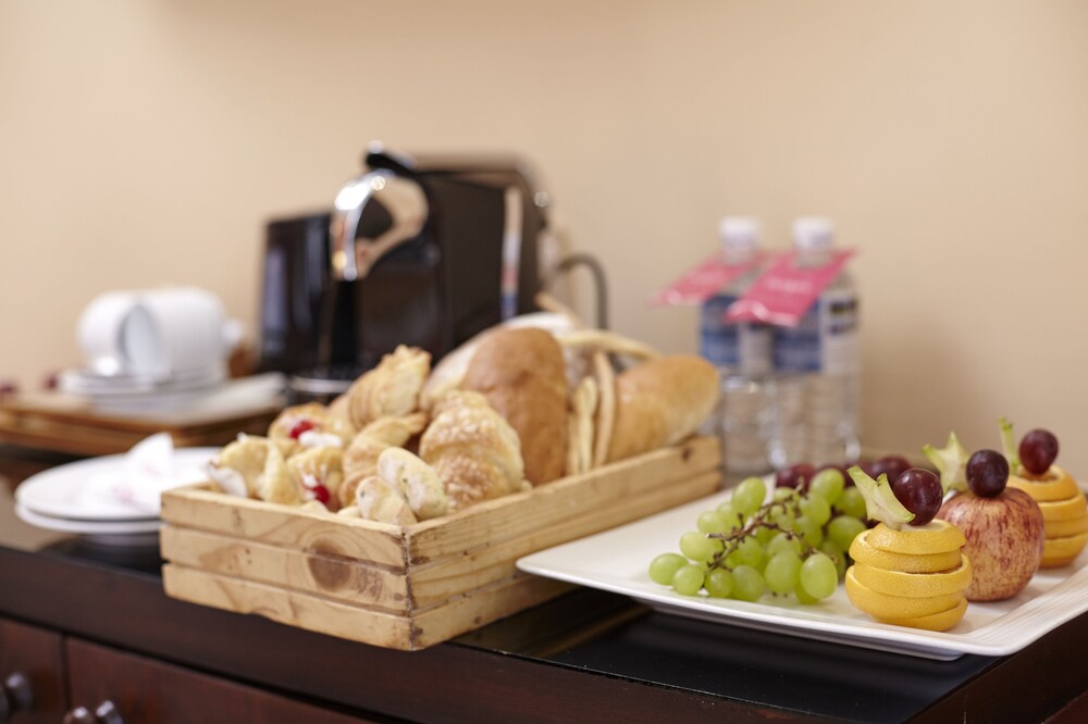Room Service - Dining