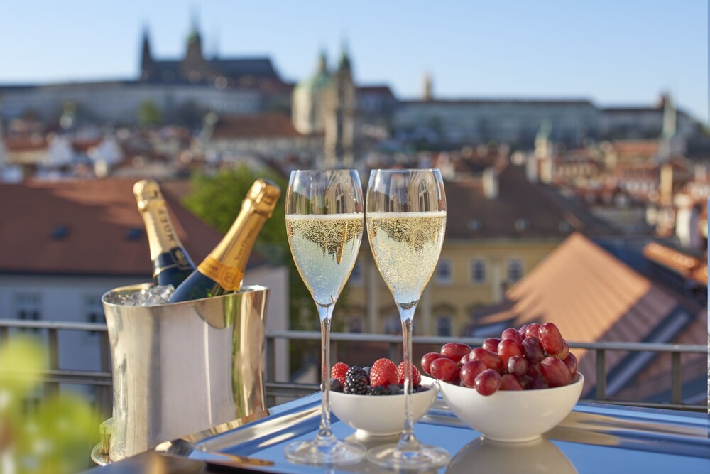 Room Service - Dining